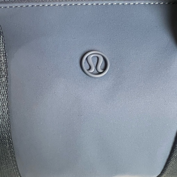 LULULEMON Knit Nylon Mini Barrel Duffle Bag 5L in Oasis Blue *RARE* NWT - Picture 6 of 16